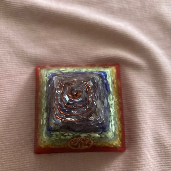 Chakra Orgonite Orgone Pyramid Energy Generator. Handmade - Picture 4 of 8